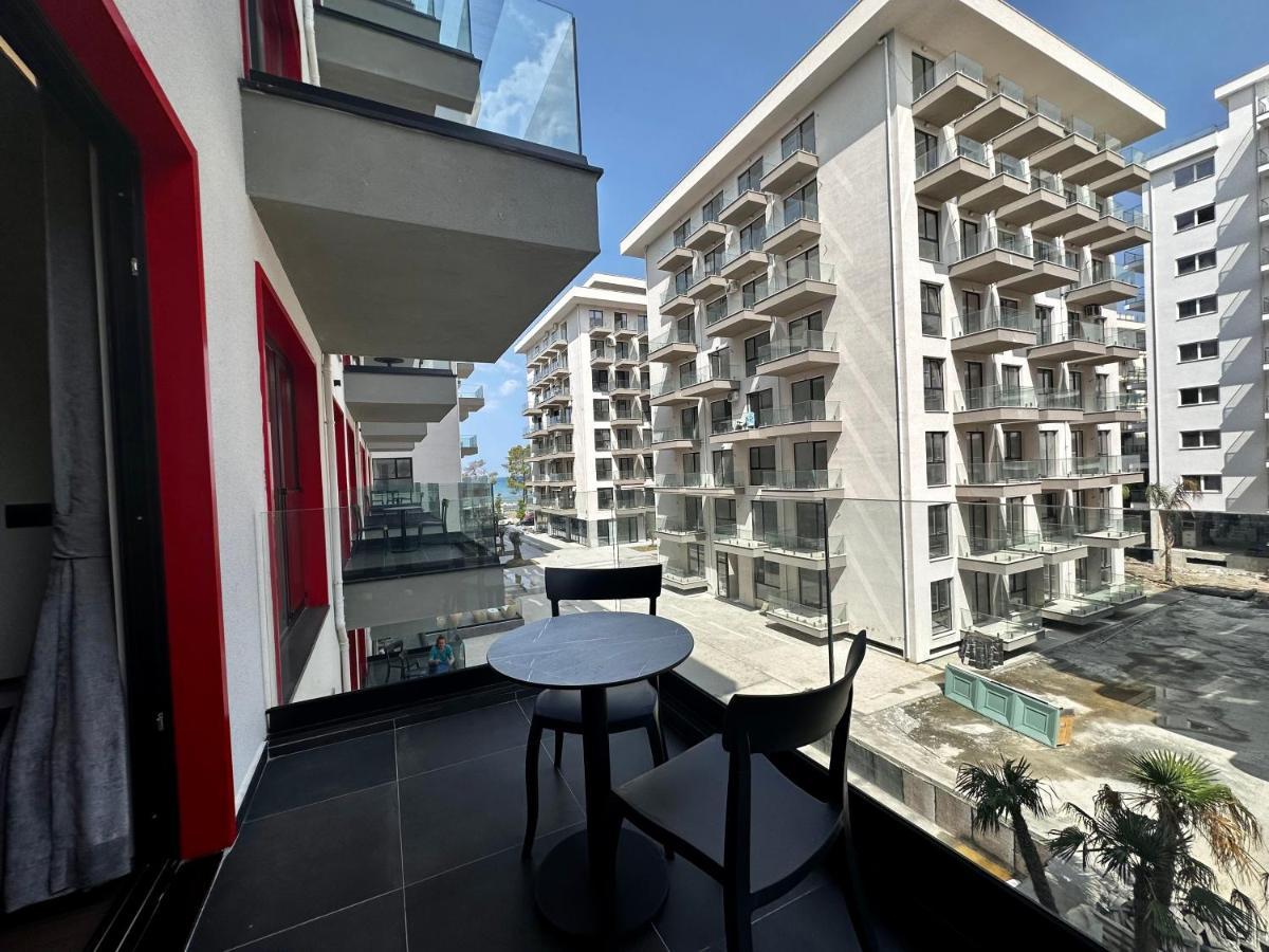 Frojd Kune Resort & Beach Hotel Shëngjin Exteriör bild