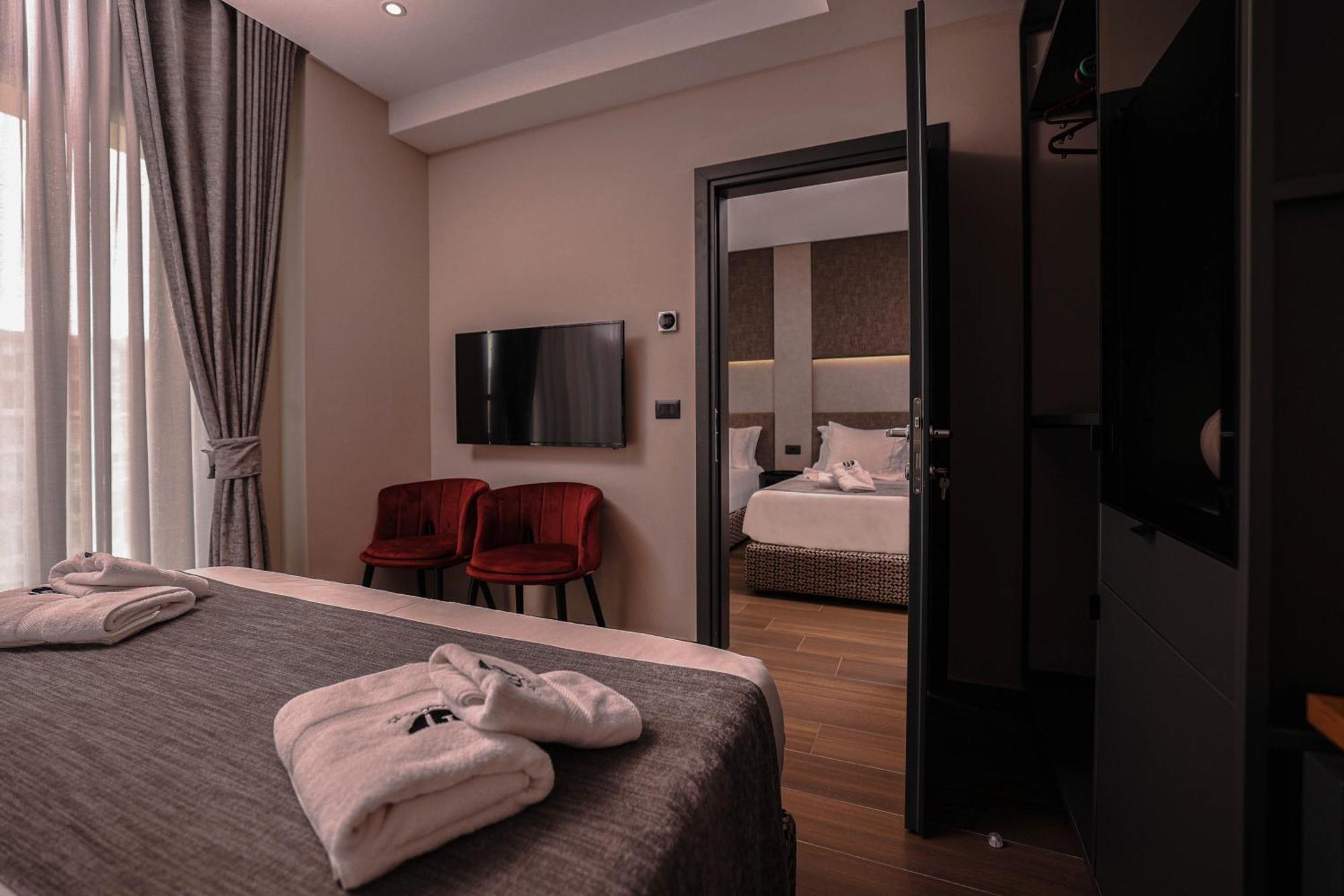 Frojd Kune Resort & Beach Hotel Shëngjin Exteriör bild