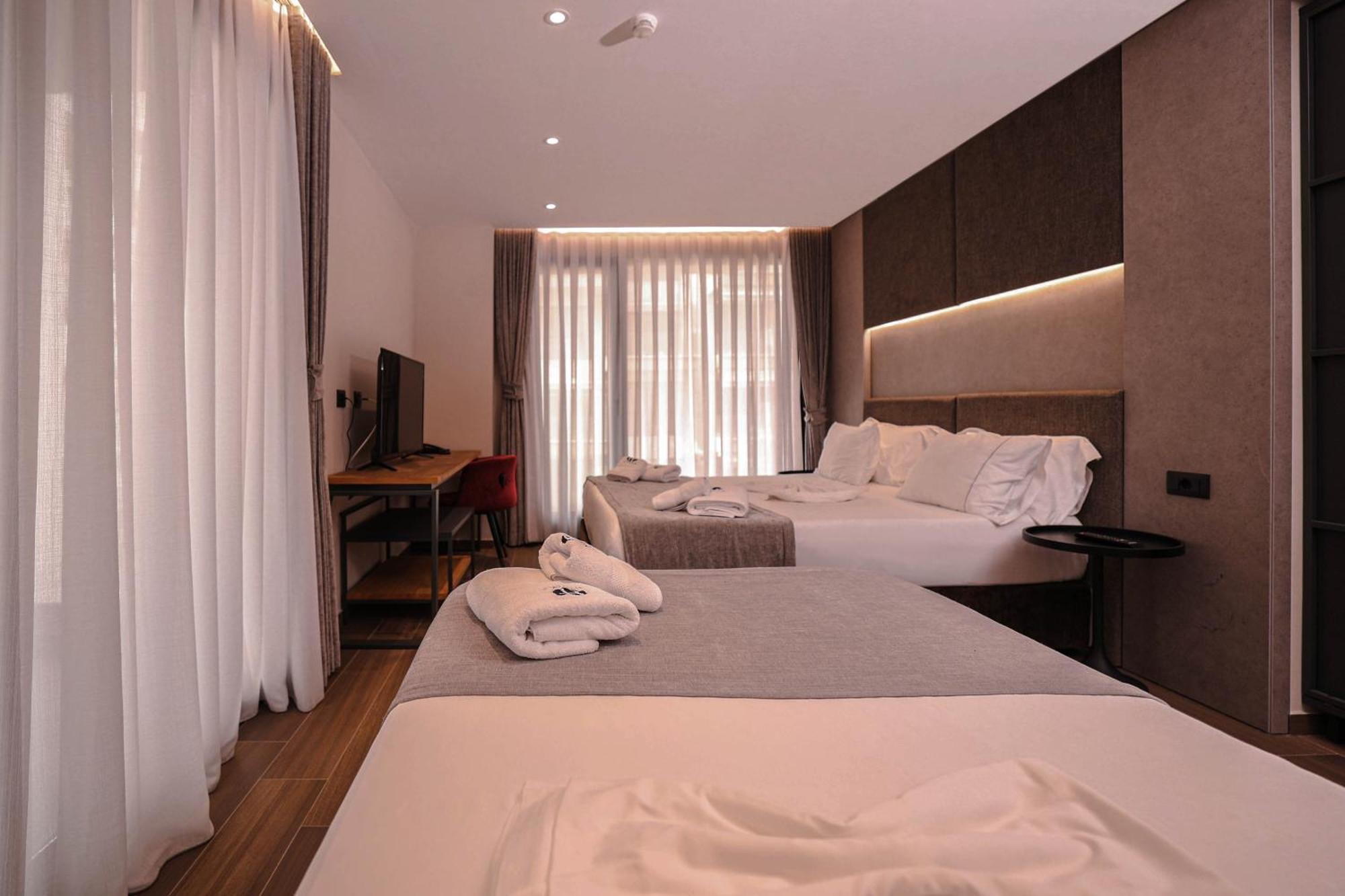 Frojd Kune Resort & Beach Hotel Shëngjin Exteriör bild